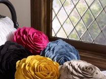 Almofadas com forma de rosas